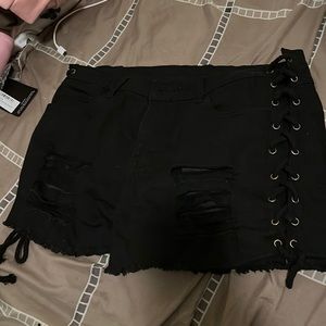 Black shorts side details